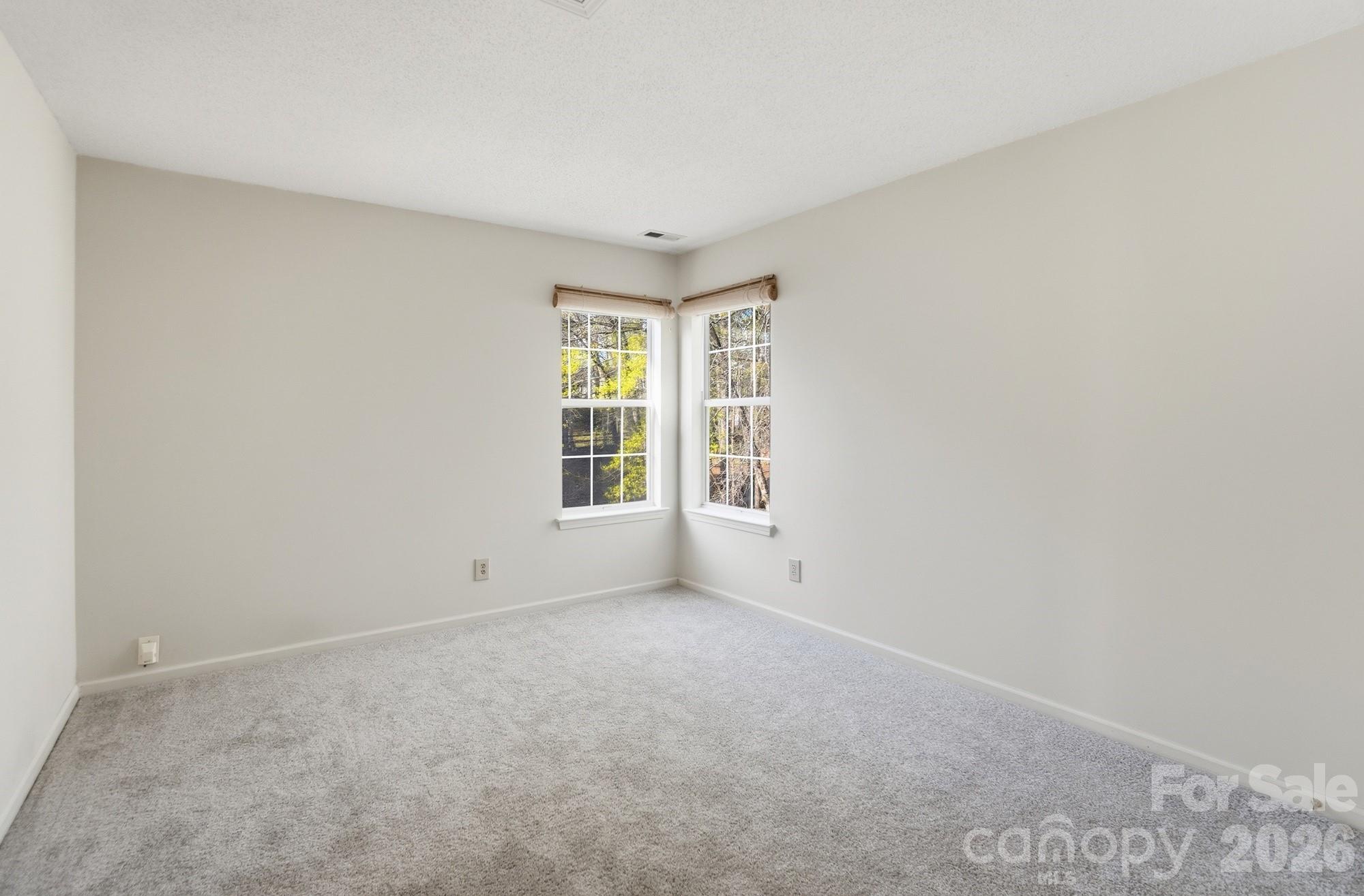 8721 Woodcock Lane Charlotte NC 28216