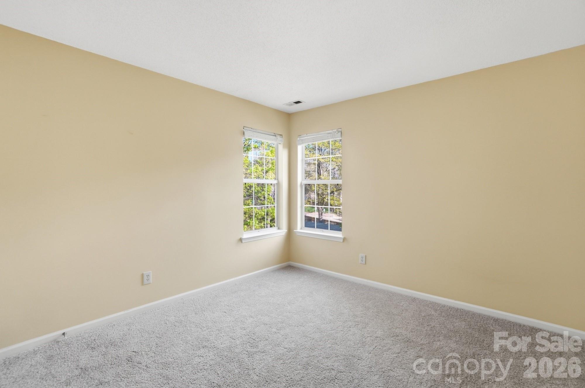8721 Woodcock Lane Charlotte NC 28216