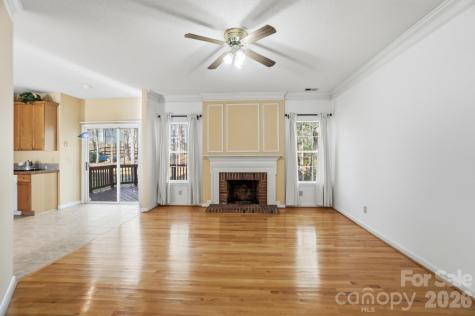 8721 Woodcock Lane Charlotte NC 28216