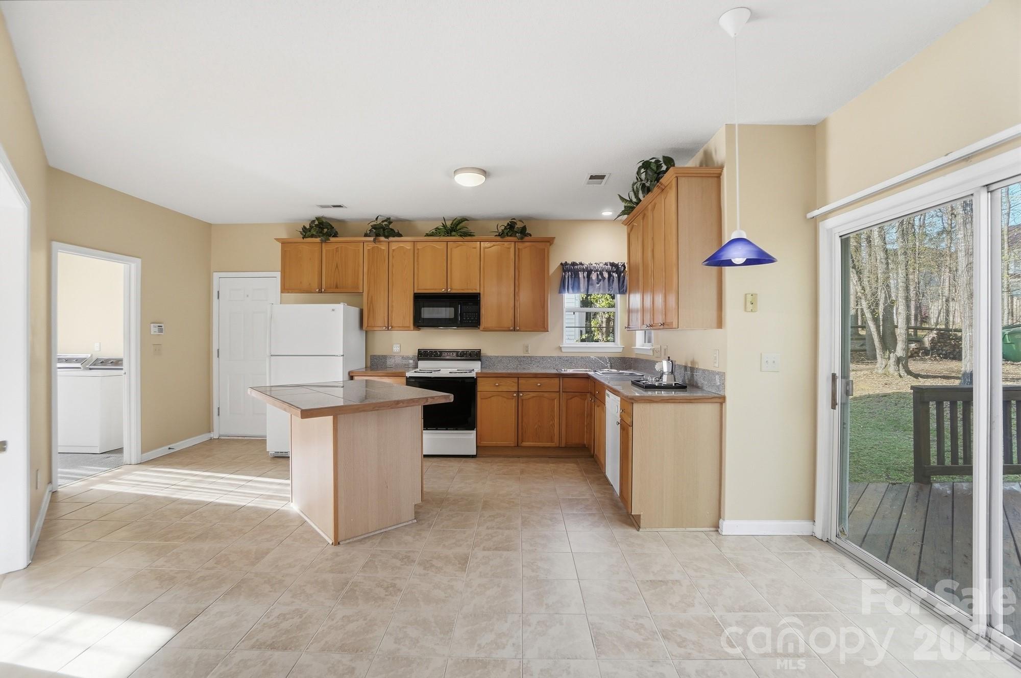 8721 Woodcock Lane Charlotte NC 28216
