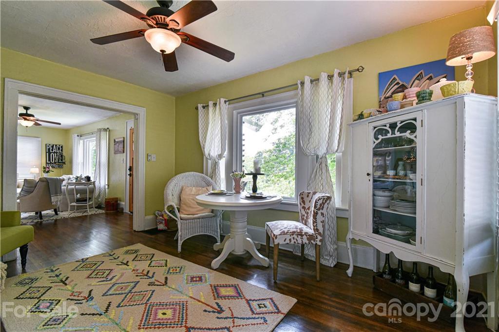 16 Mount Clare Avenue Asheville NC 28801