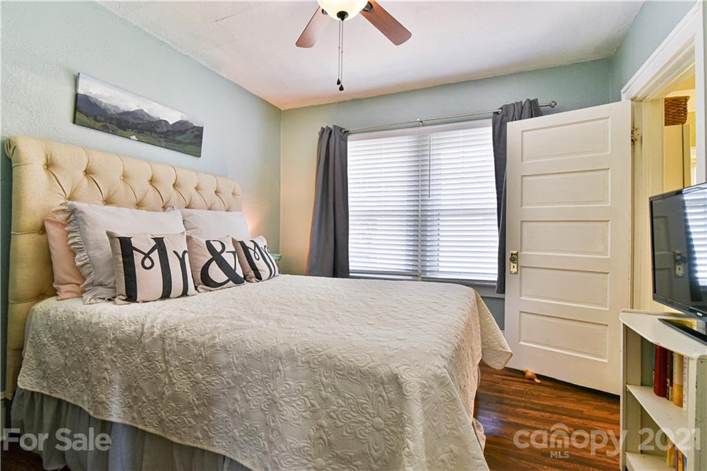16 Mount Clare Avenue Asheville NC 28801