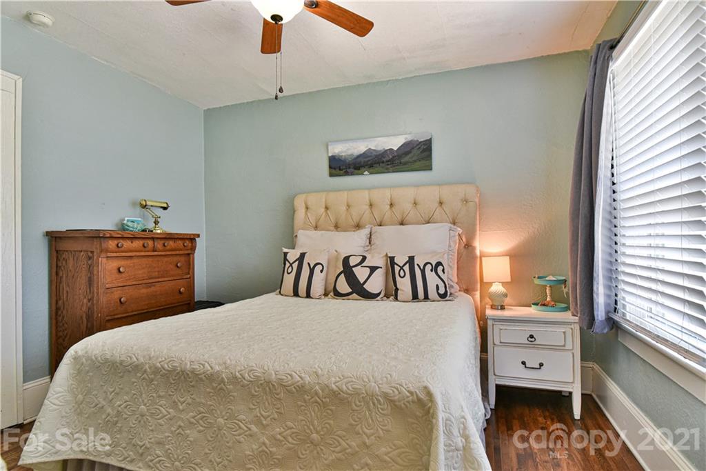 16 Mount Clare Avenue Asheville NC 28801
