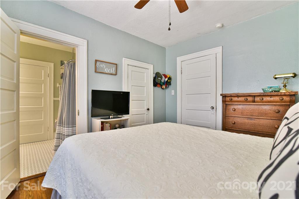 16 Mount Clare Avenue Asheville NC 28801