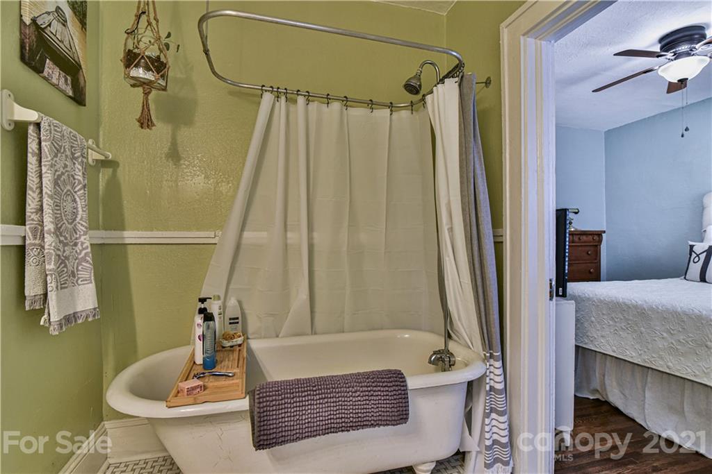16 Mount Clare Avenue Asheville NC 28801