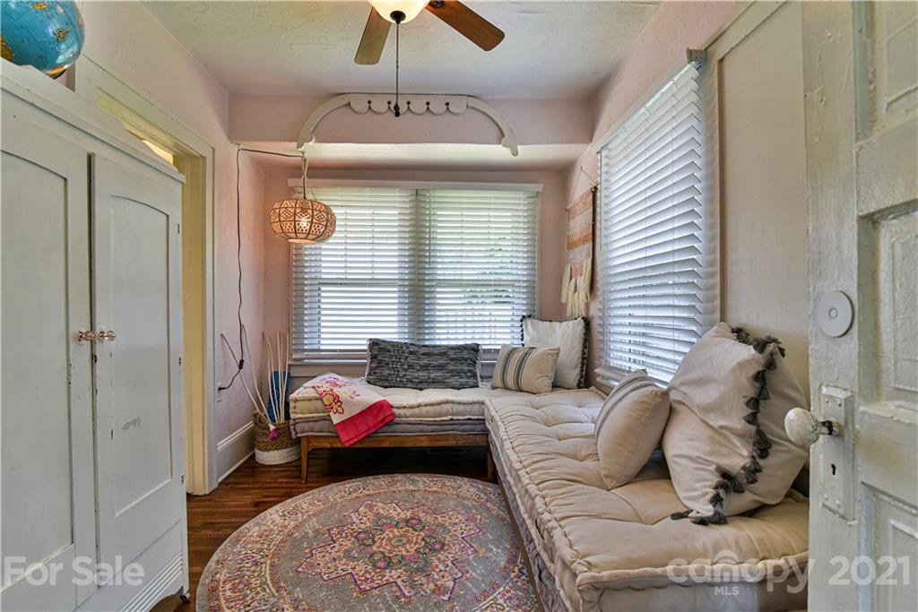 16 Mount Clare Avenue Asheville NC 28801