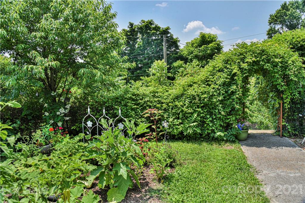16 Mount Clare Avenue Asheville NC 28801