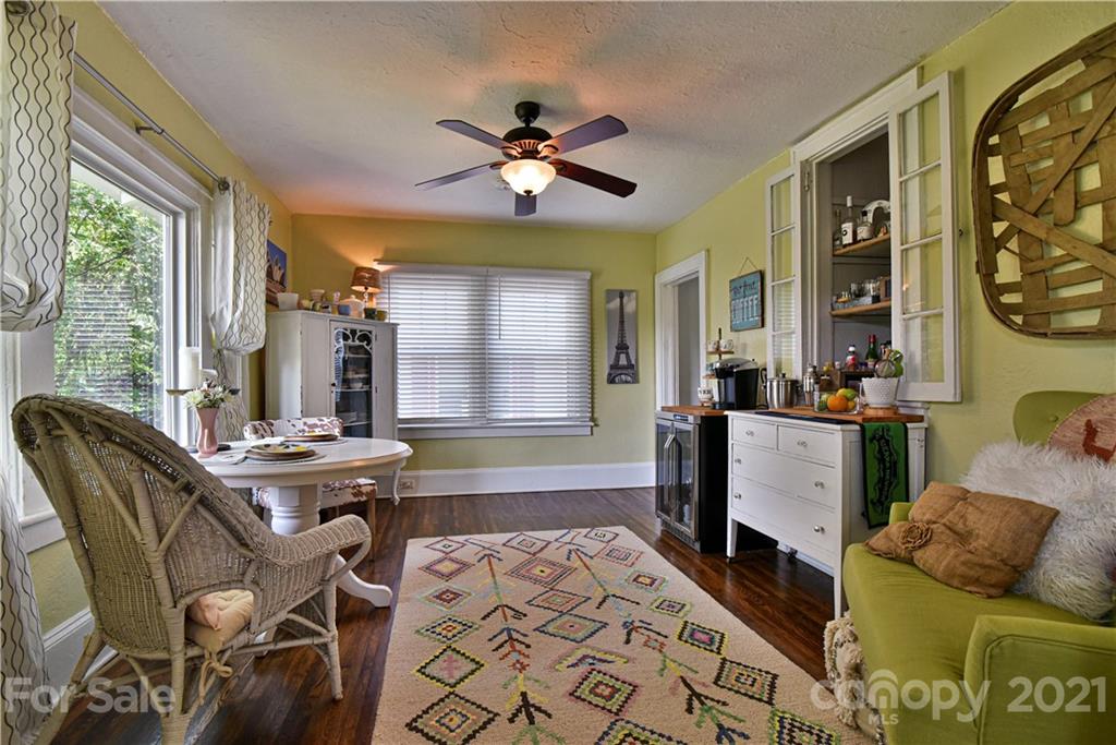 16 Mount Clare Avenue Asheville NC 28801