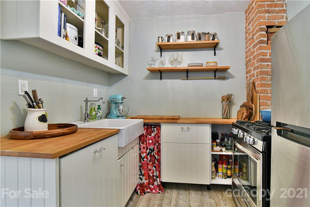 16 Mount Clare Avenue Asheville NC 28801