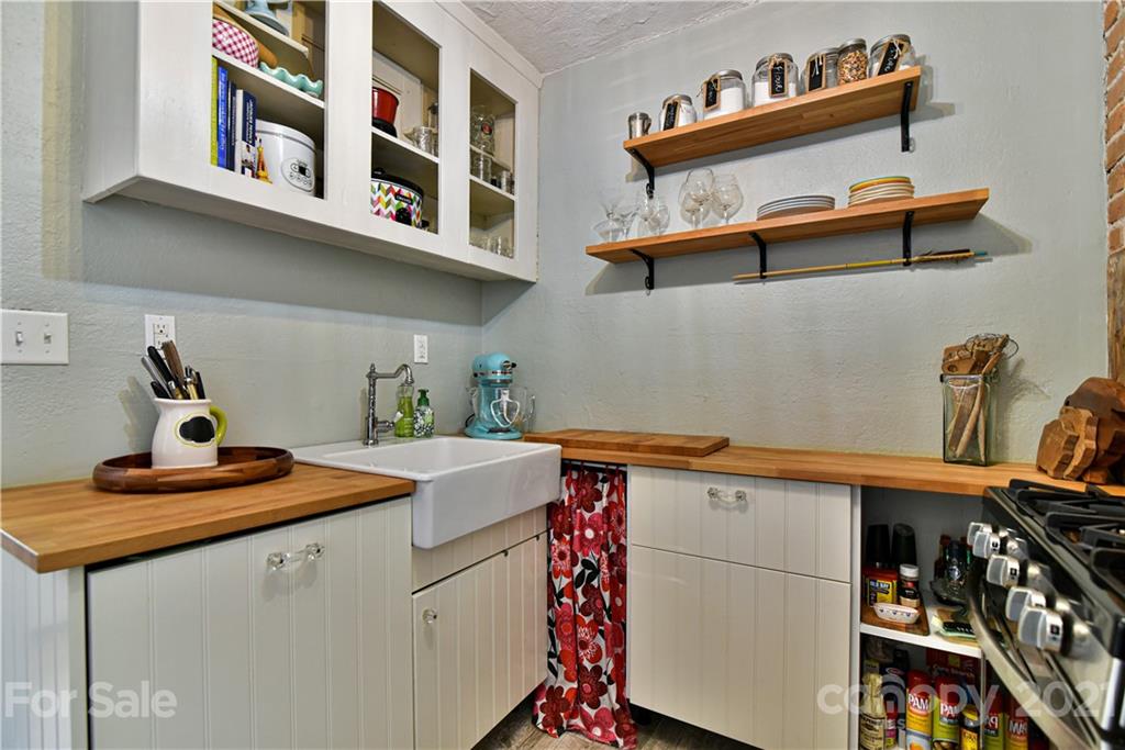 16 Mount Clare Avenue Asheville NC 28801