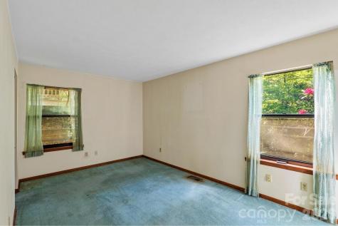 98 Skyline Drive Hendersonville NC 28791