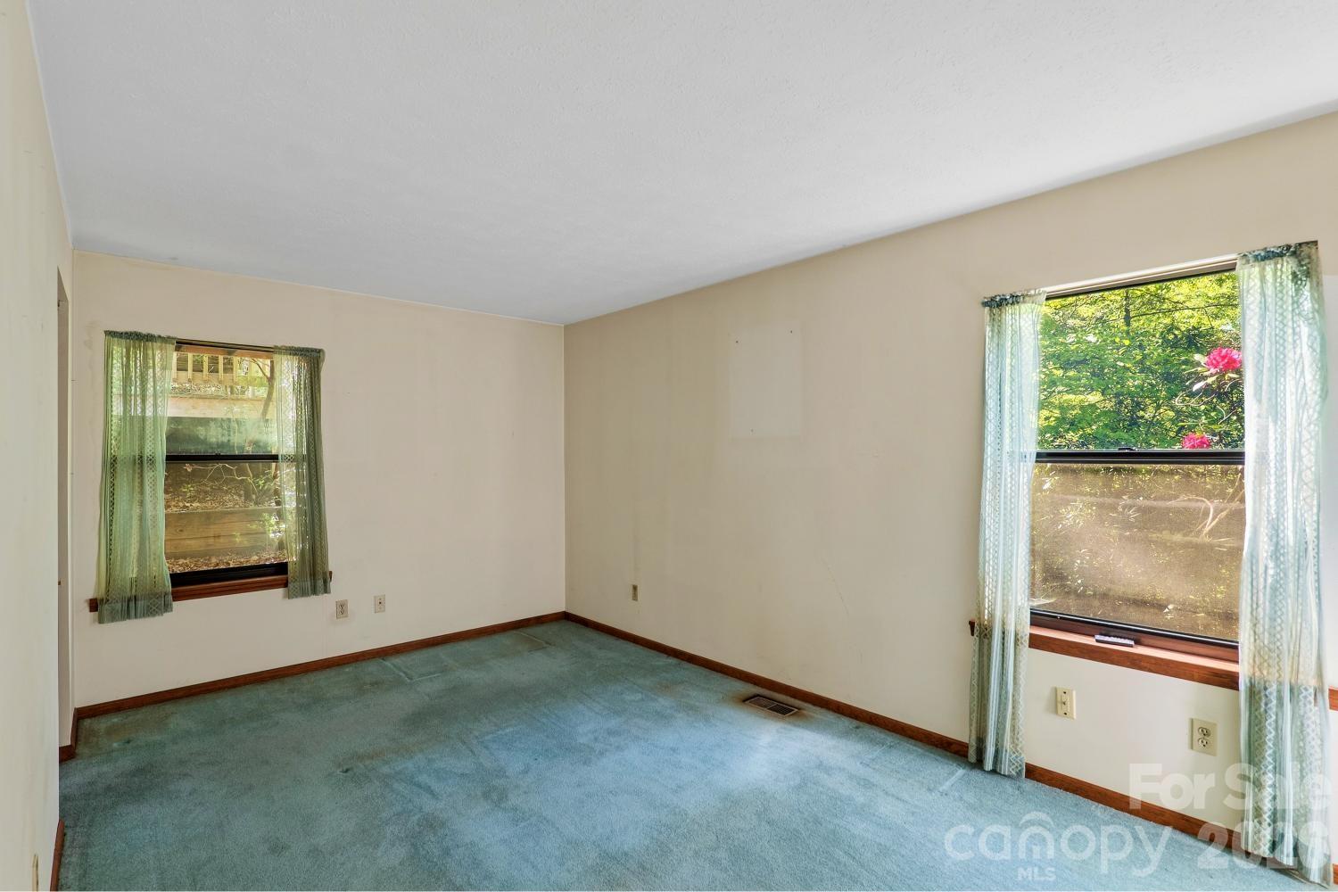 98 Skyline Drive Hendersonville NC 28791