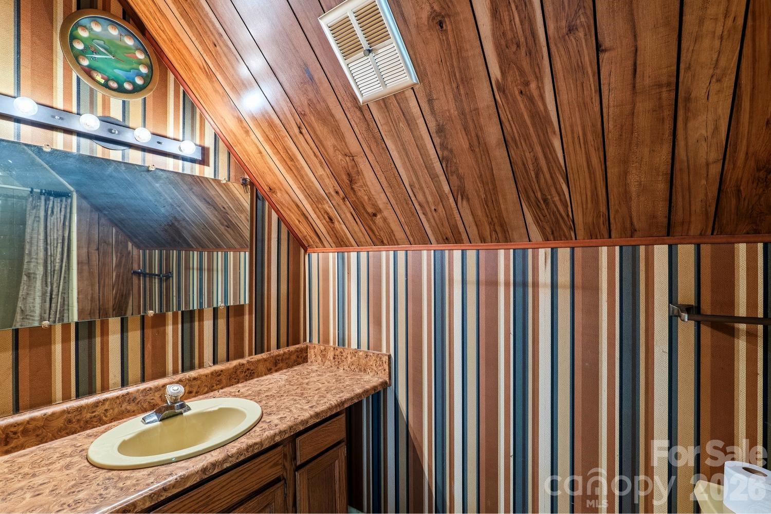 98 Skyline Drive Hendersonville NC 28791