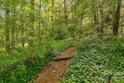 98 Skyline Drive Hendersonville NC 28791