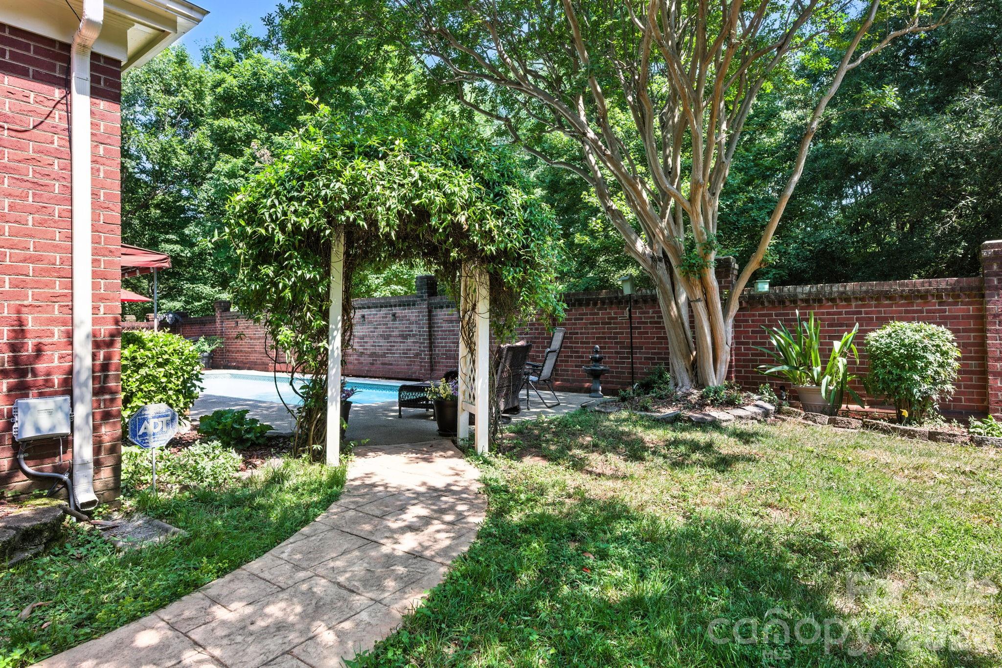 7014 Walton Heath Lane Charlotte NC 28277