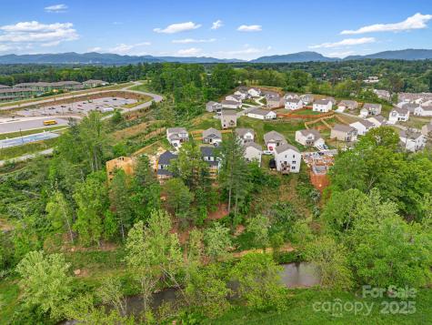 920 Newport Court Asheville NC 28806