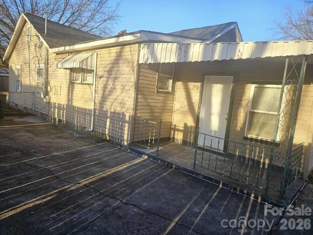 1025 Gaston Avenue Gastonia NC 28052