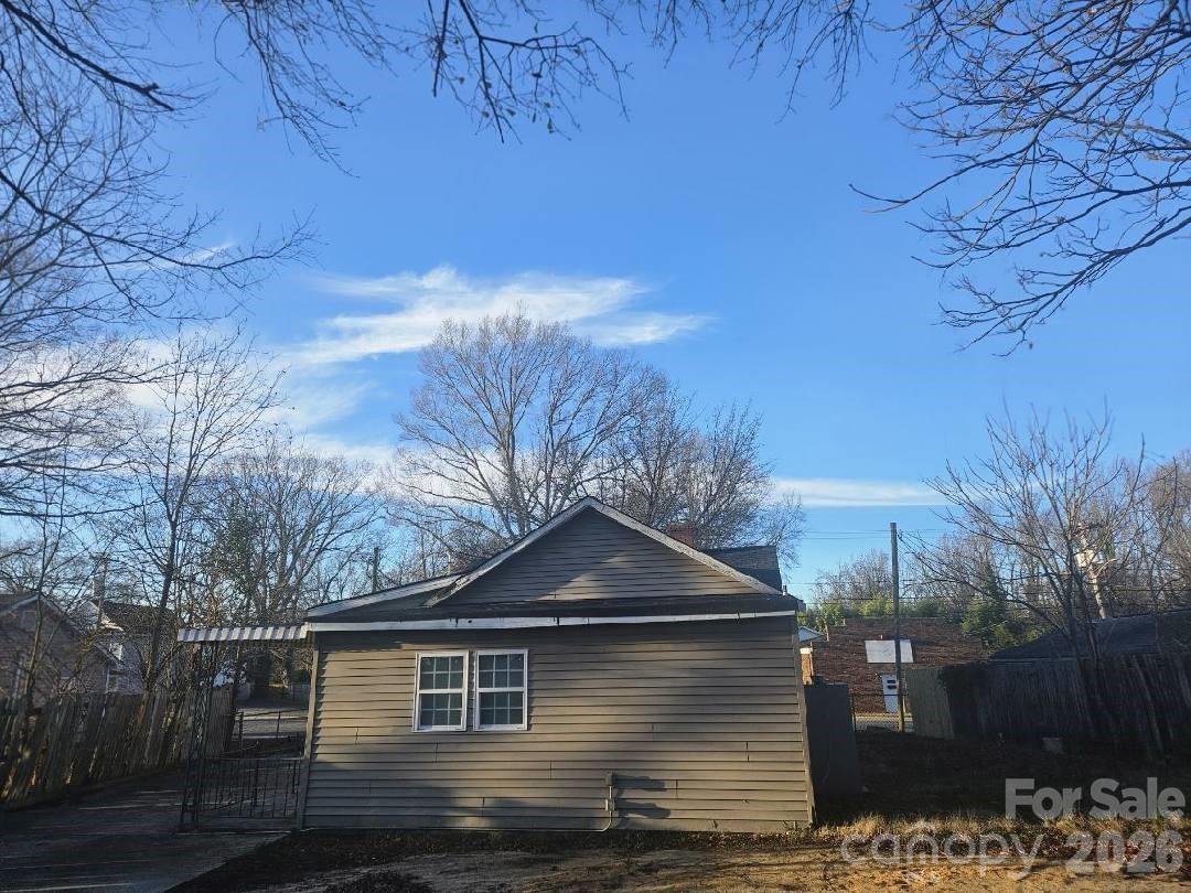 1025 Gaston Avenue Gastonia NC 28052