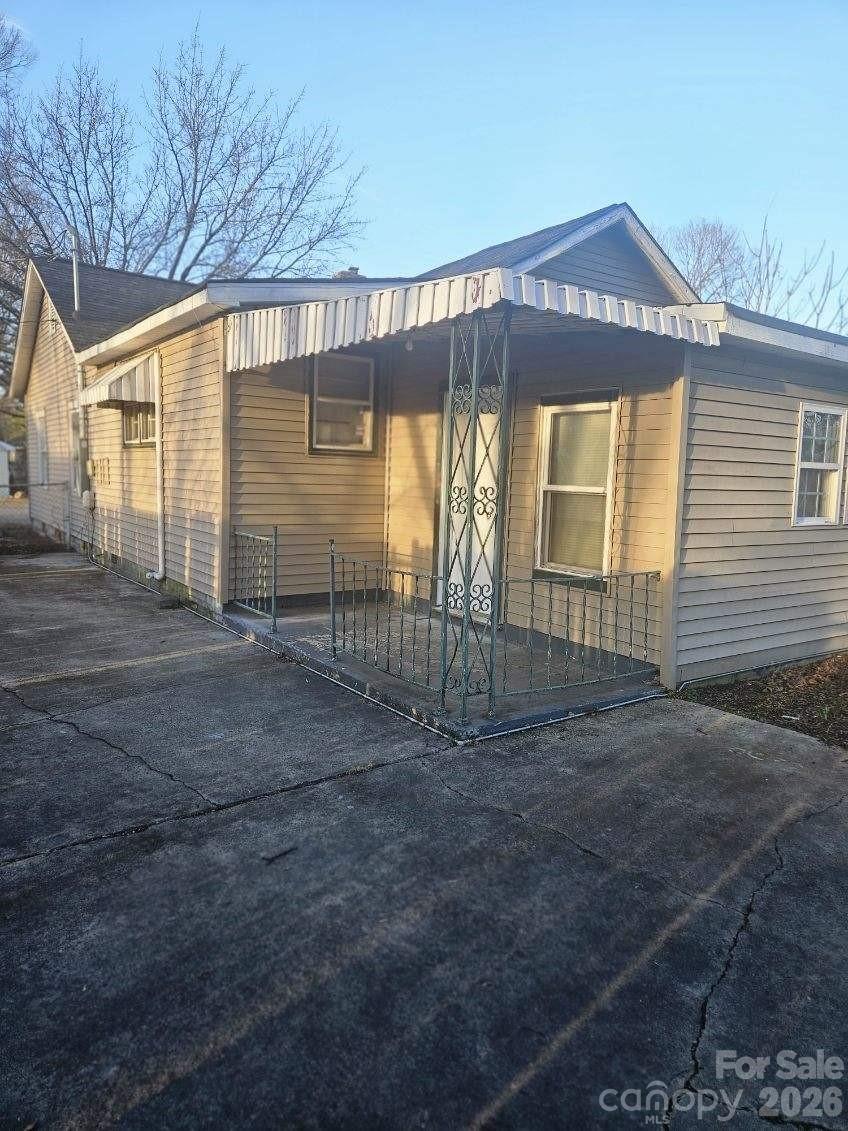 1025 Gaston Avenue Gastonia NC 28052
