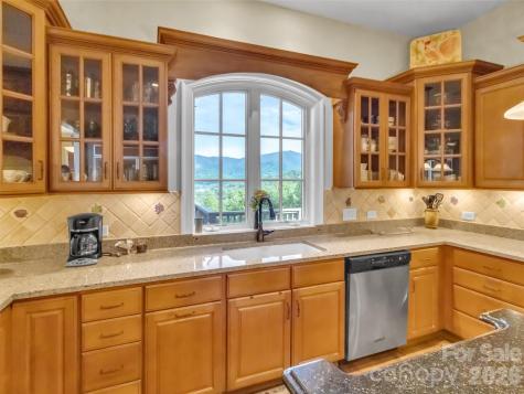 149 Cardinal Lane Waynesville NC 28786