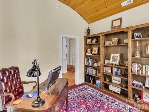 149 Cardinal Lane Waynesville NC 28786