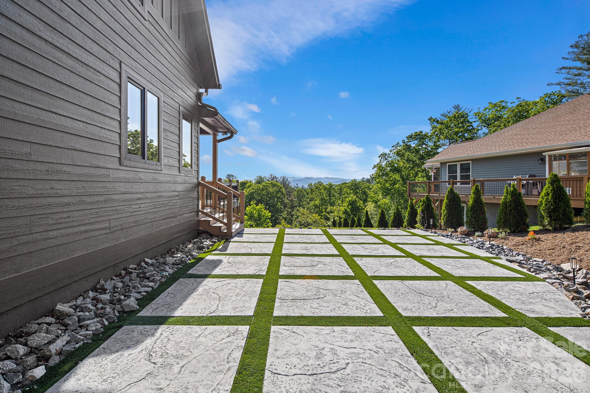 96 Crystal Lake Drive Hendersonville NC 28739