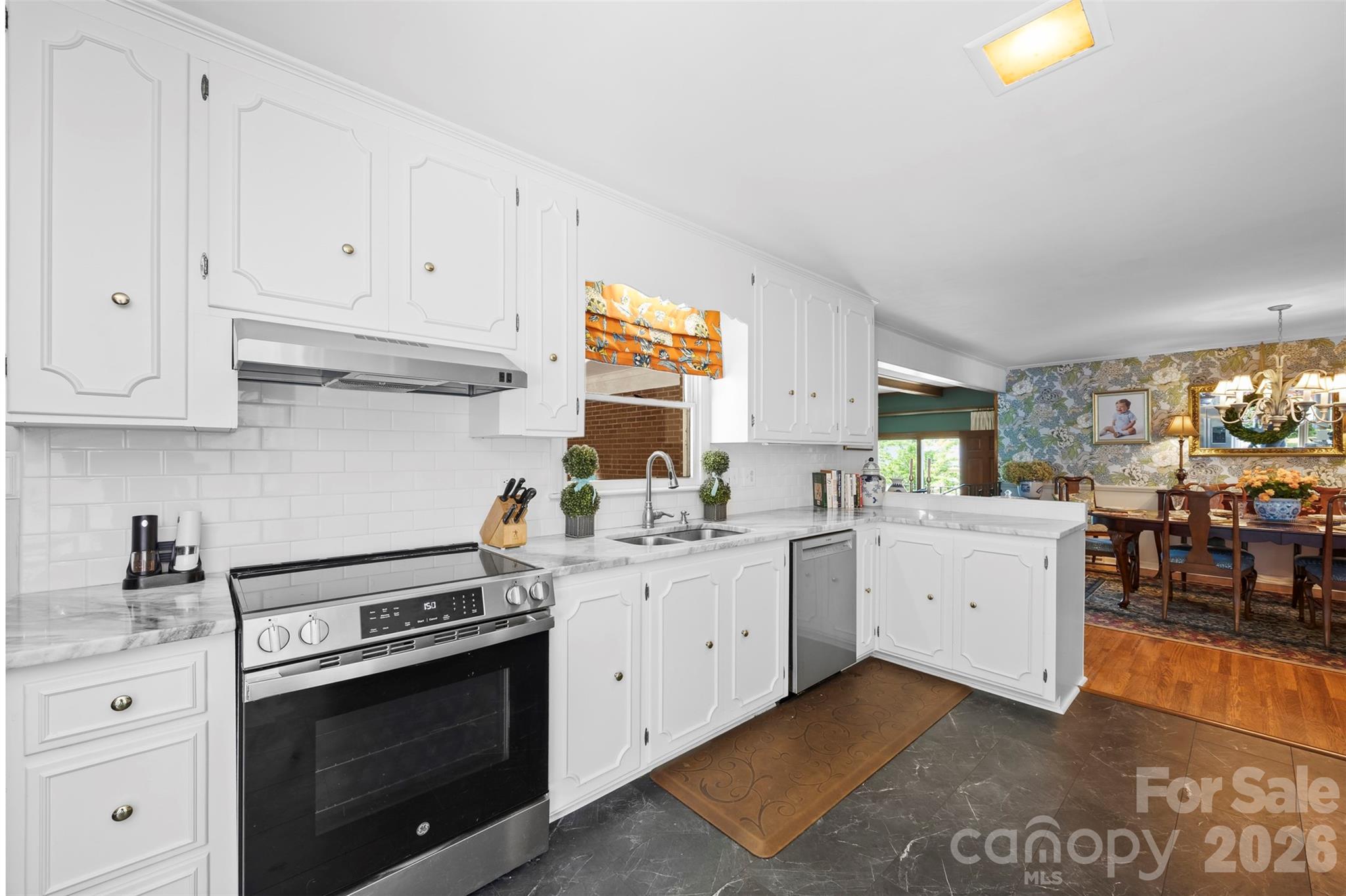 208 S Dixie Street Cherryville NC 28021
