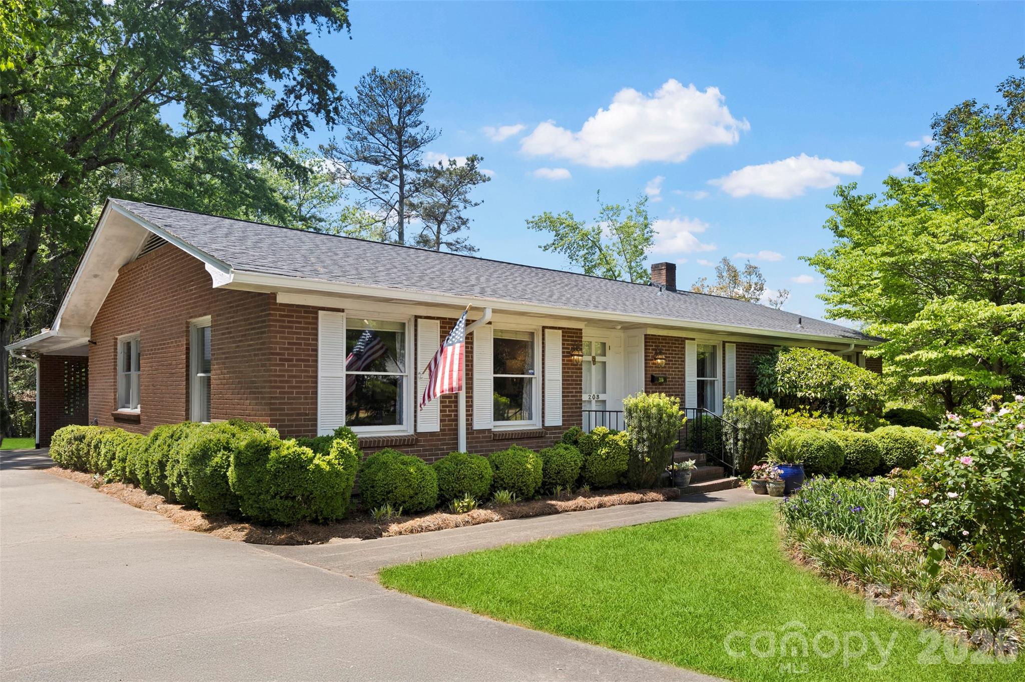 208 S Dixie Street Cherryville NC 28021