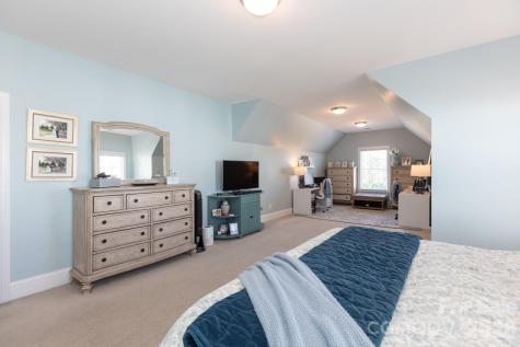 10861 Parkhall Drive Harrisburg NC 28075