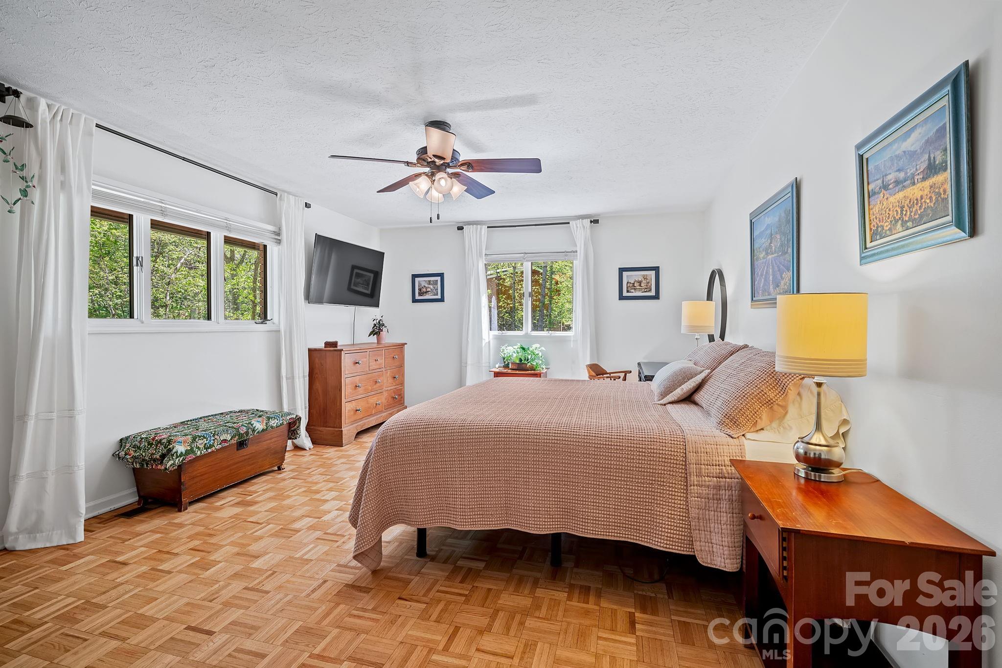 52 Mark Twain Road Asheville NC 28805