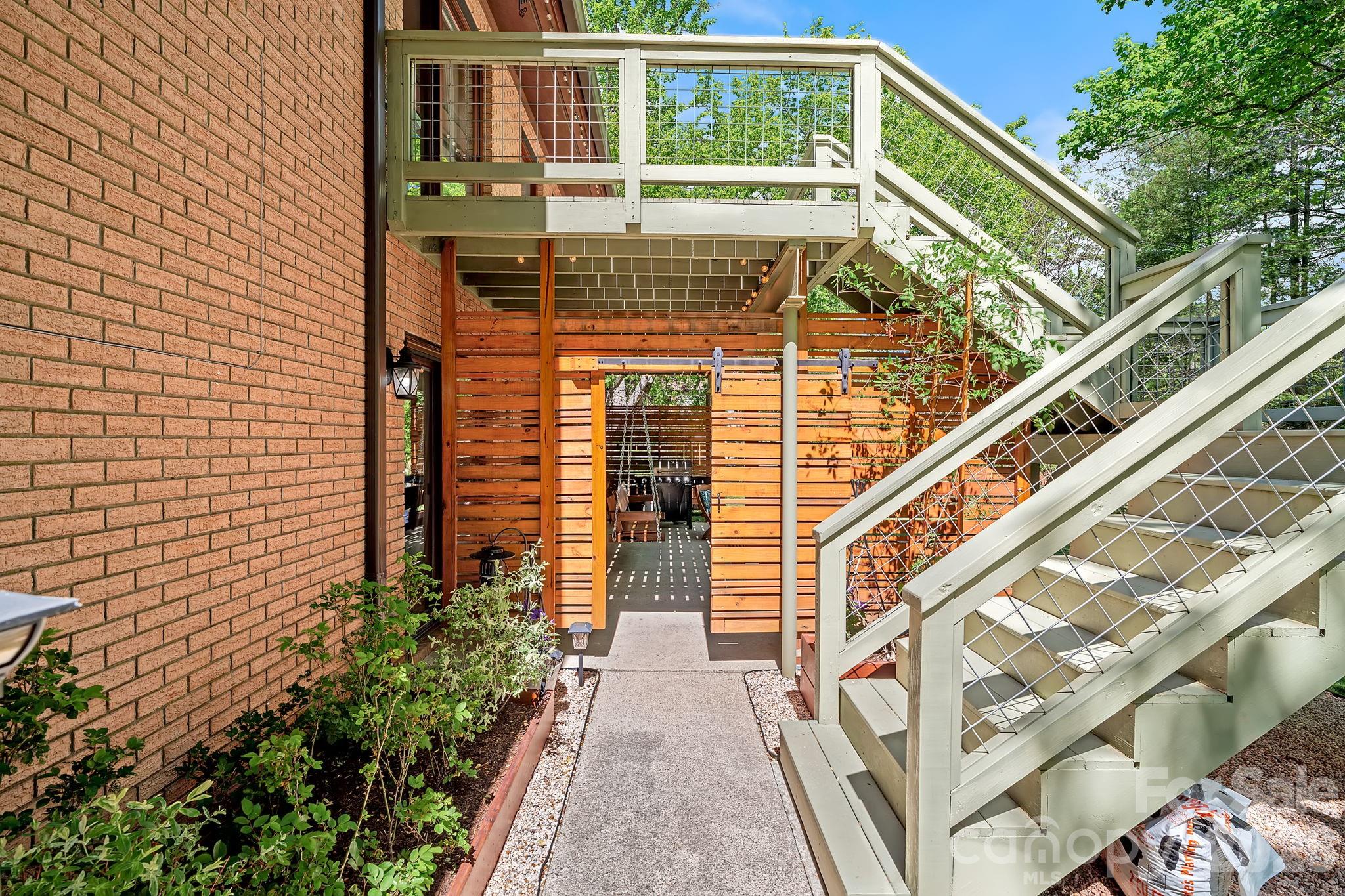 52 Mark Twain Road Asheville NC 28805
