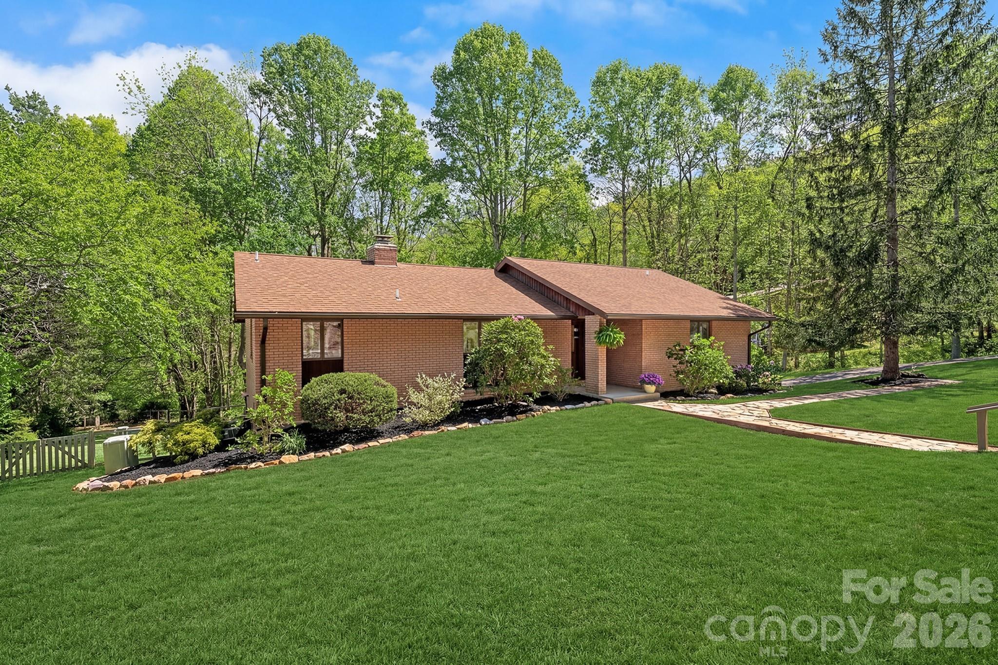 52 Mark Twain Road Asheville NC 28805