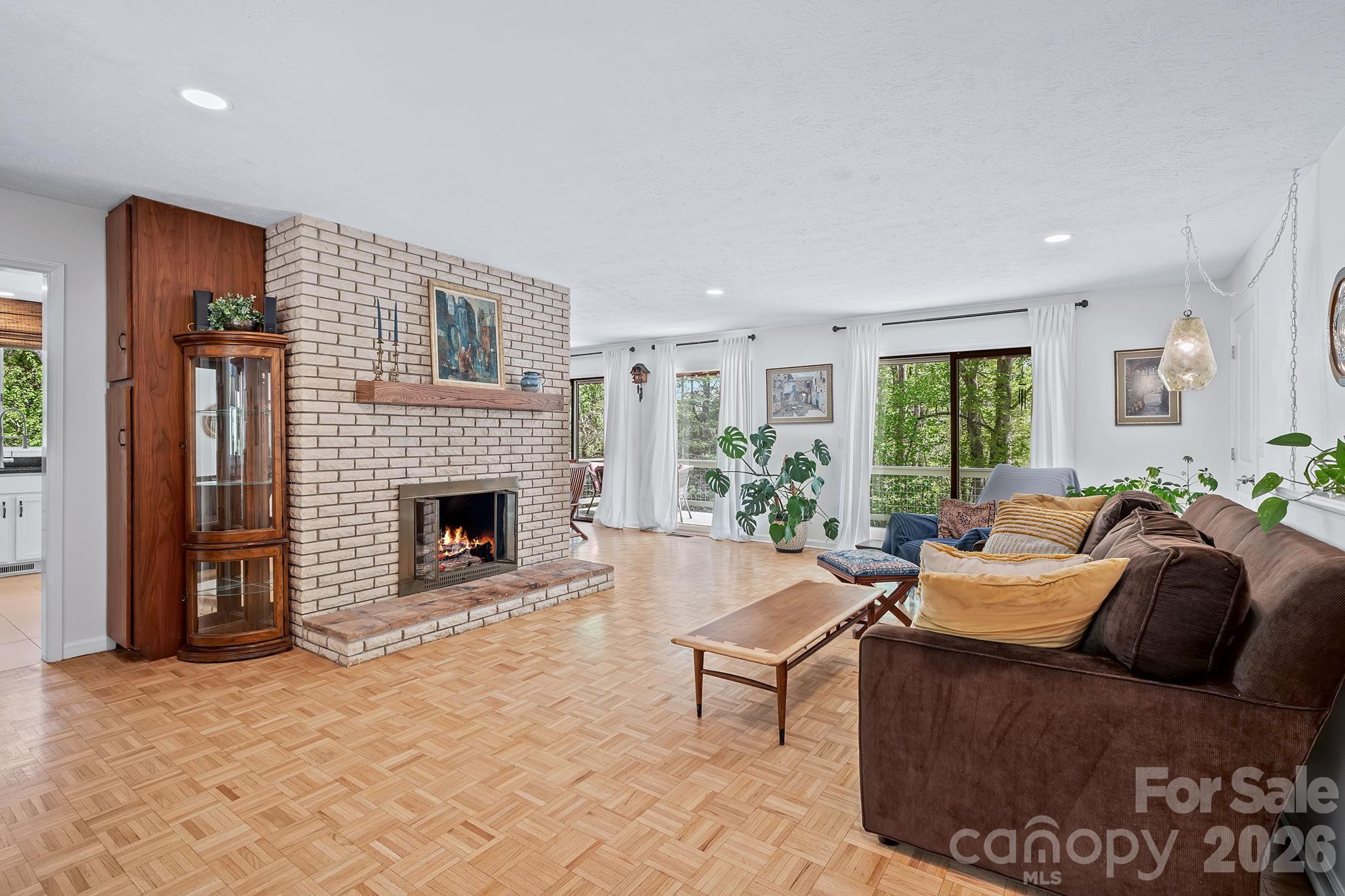 52 Mark Twain Road Asheville NC 28805