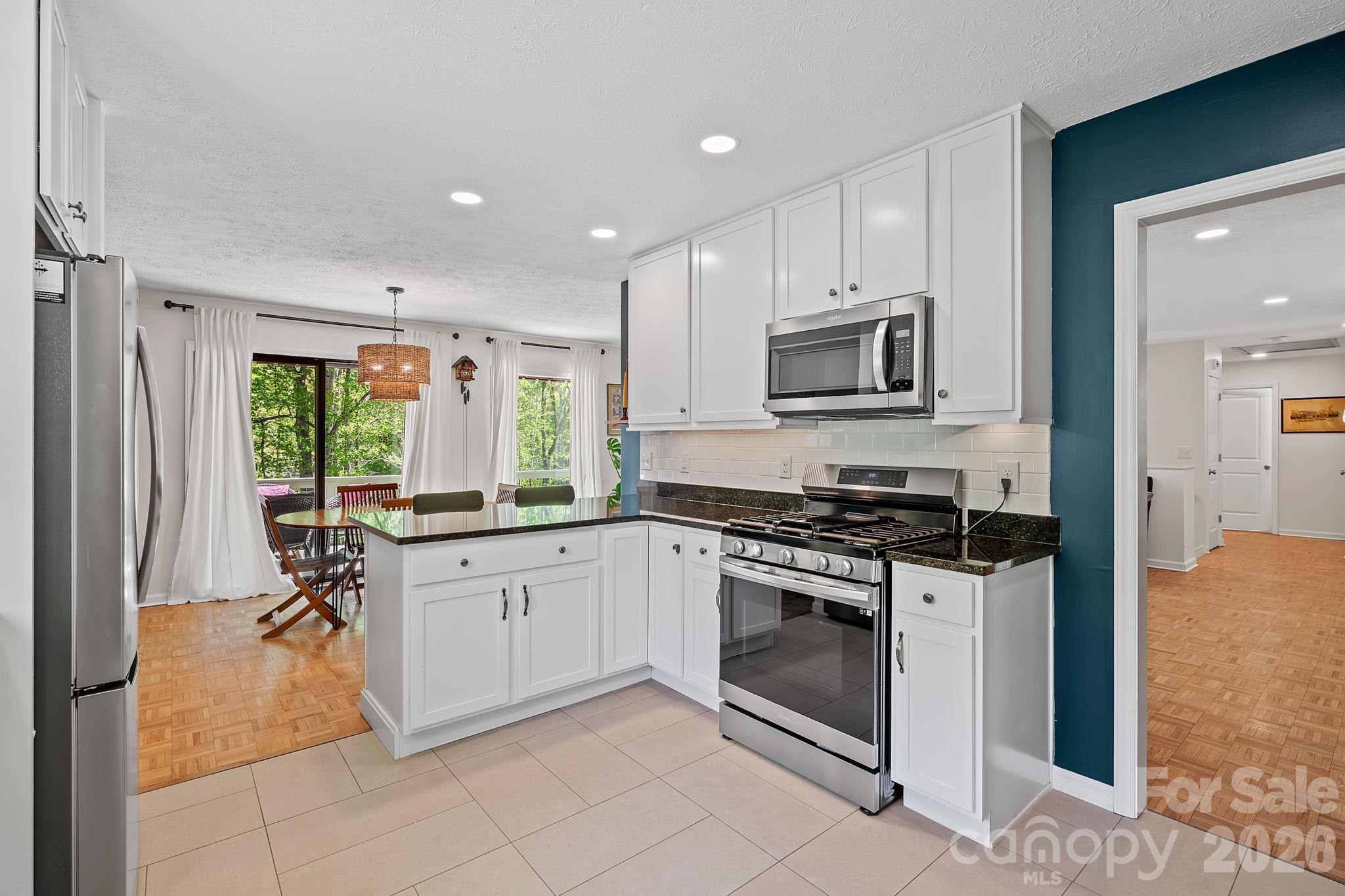 52 Mark Twain Road Asheville NC 28805