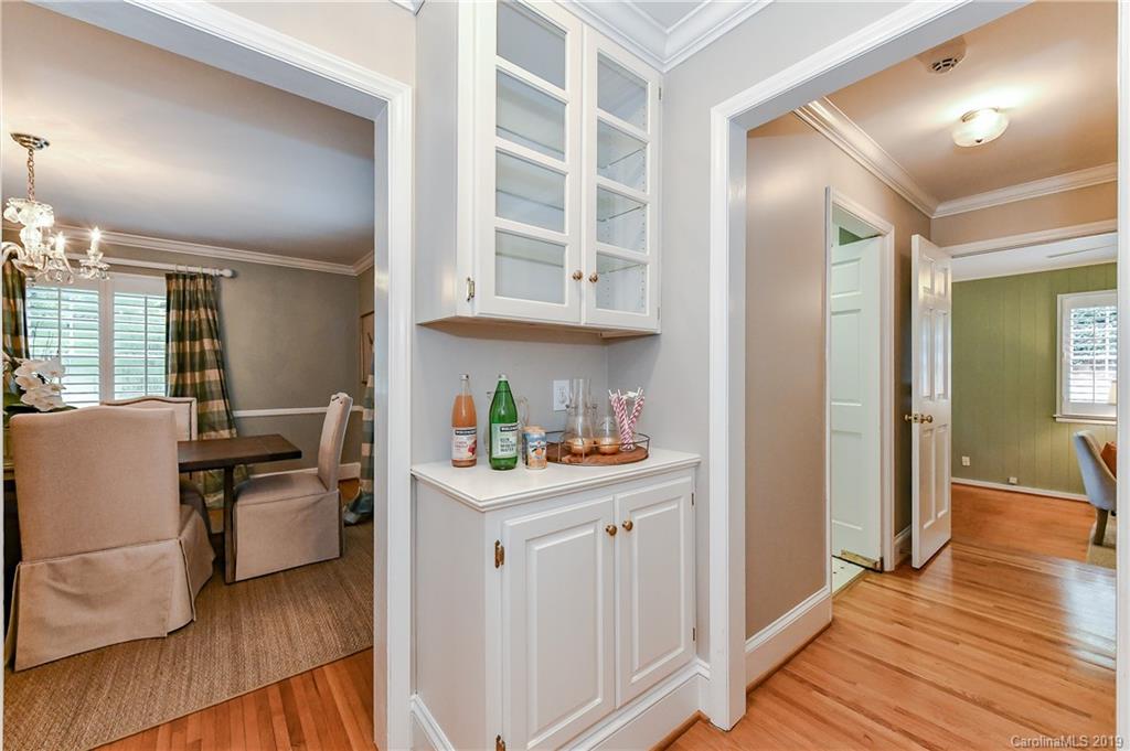 1423 Queens Road W Charlotte NC 28207