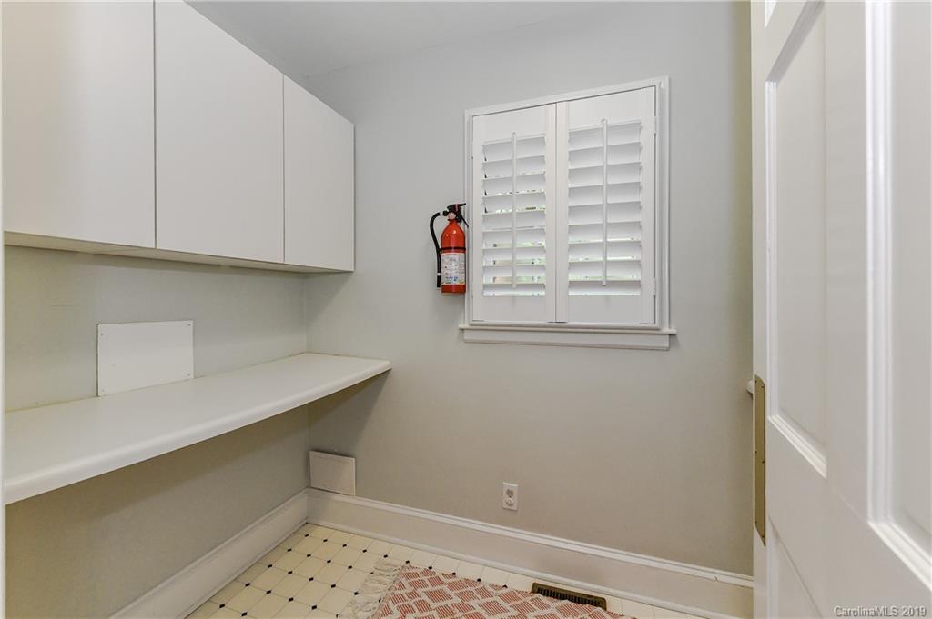 1423 Queens Road W Charlotte NC 28207