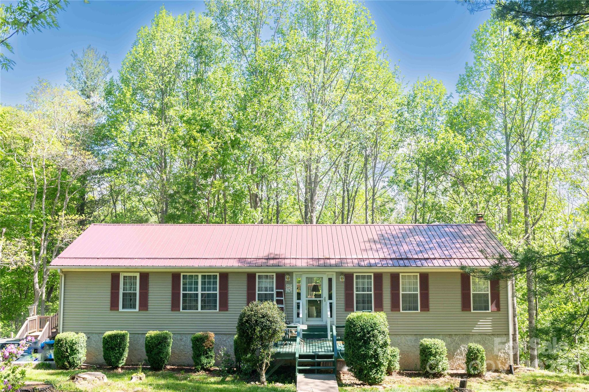 120 Powderhorn Drive Burnsville NC 28714