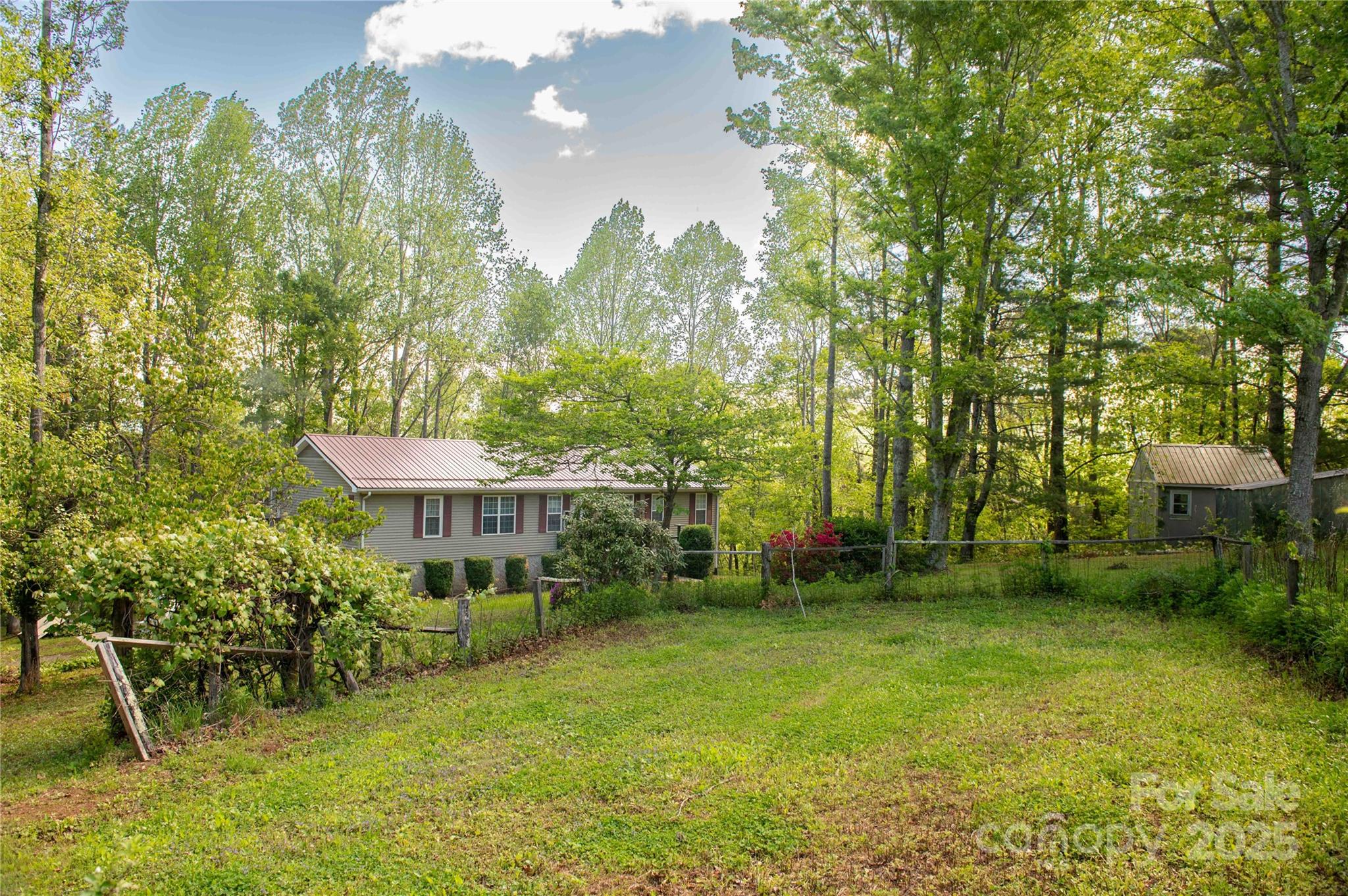 120 Powderhorn Drive Burnsville NC 28714