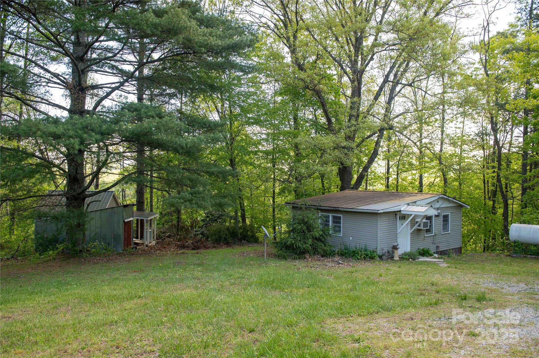 120 Powderhorn Drive Burnsville NC 28714