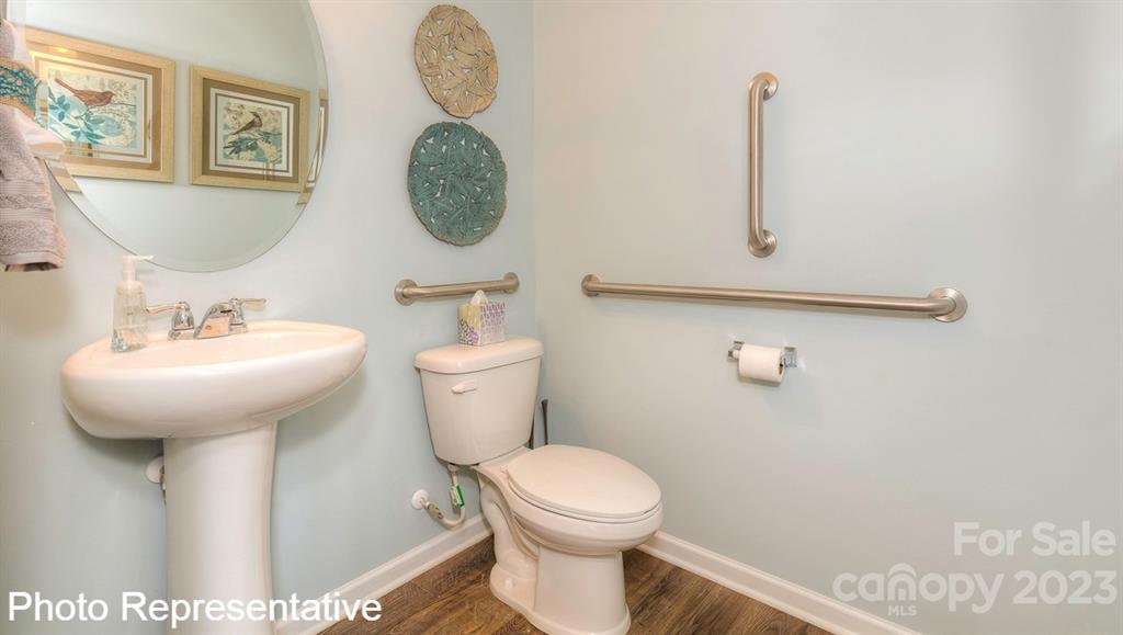 808 Monterey Court Asheville NC 28806