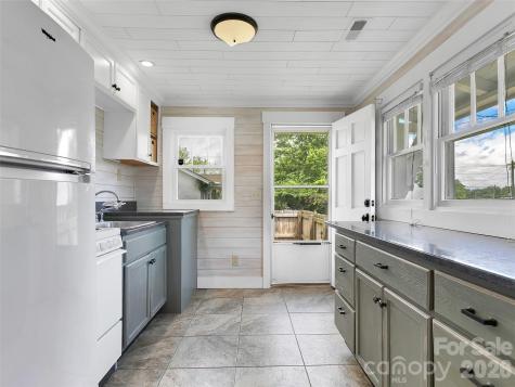 29 Salem Street Brevard NC 28712