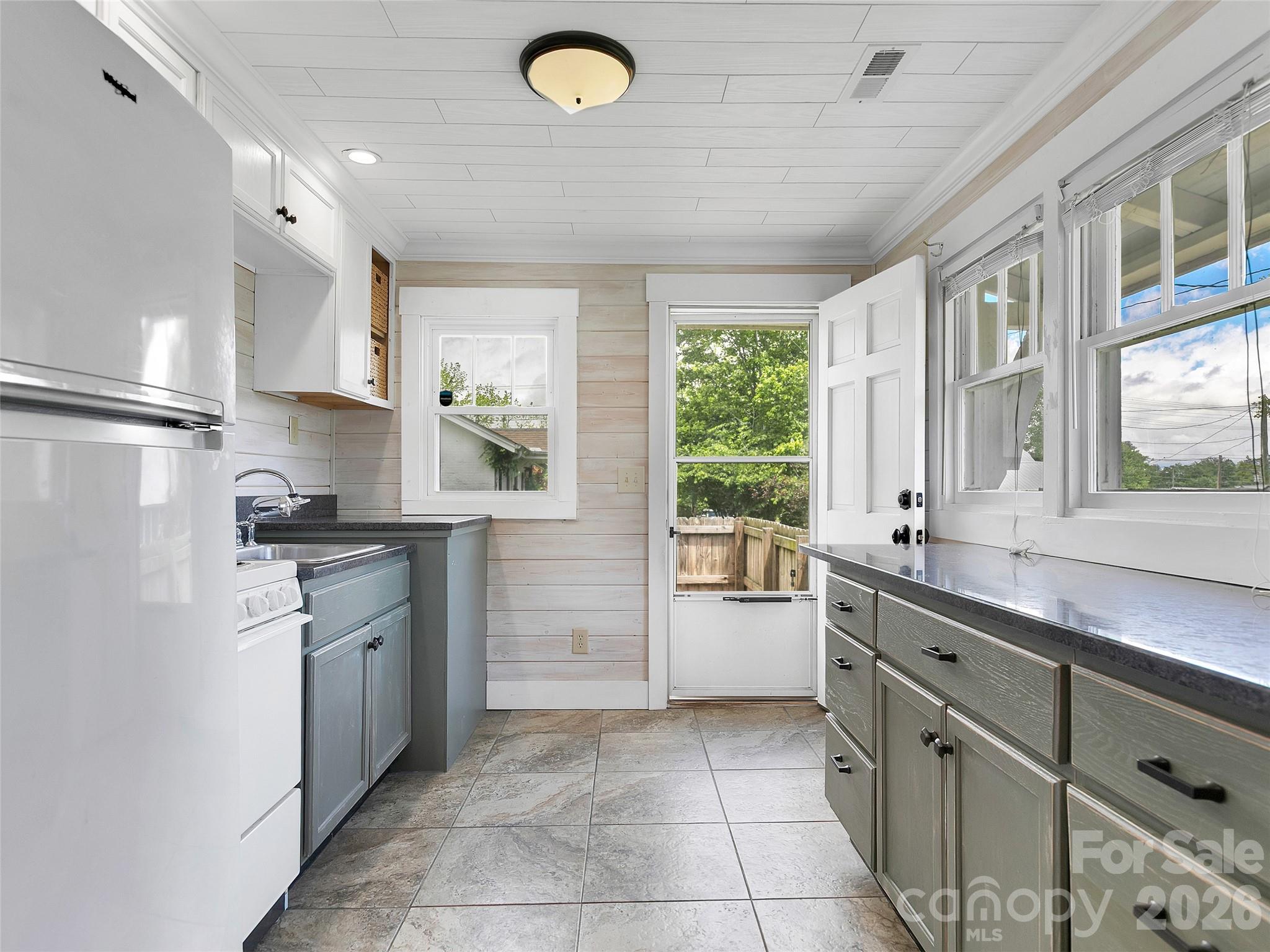 29 Salem Street Brevard NC 28712