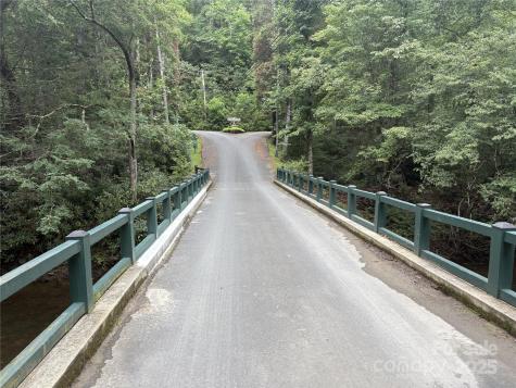 40 Sanctuary Drive Burnsville NC 28714