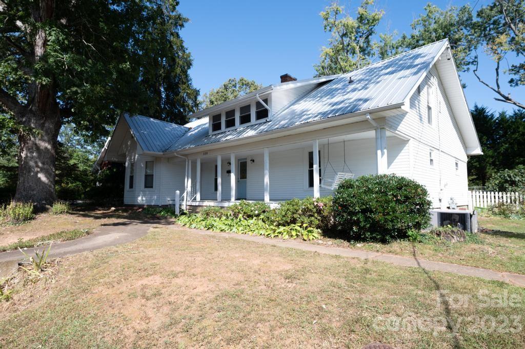 330 9th Avenue NW Hickory NC 28601