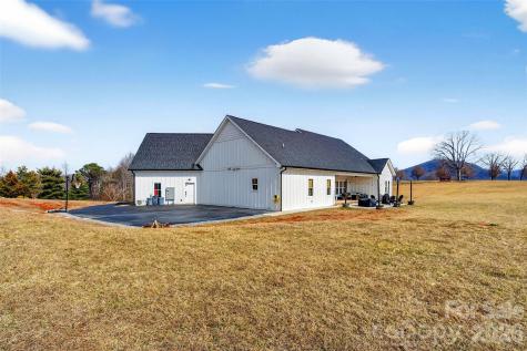 115 Pondview Drive Nebo NC 28761