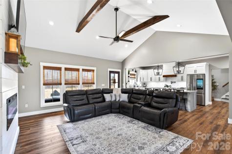 115 Pondview Drive Nebo NC 28761