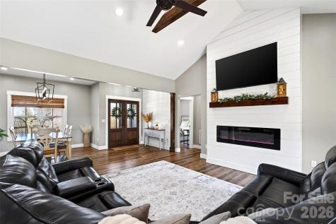 115 Pondview Drive Nebo NC 28761