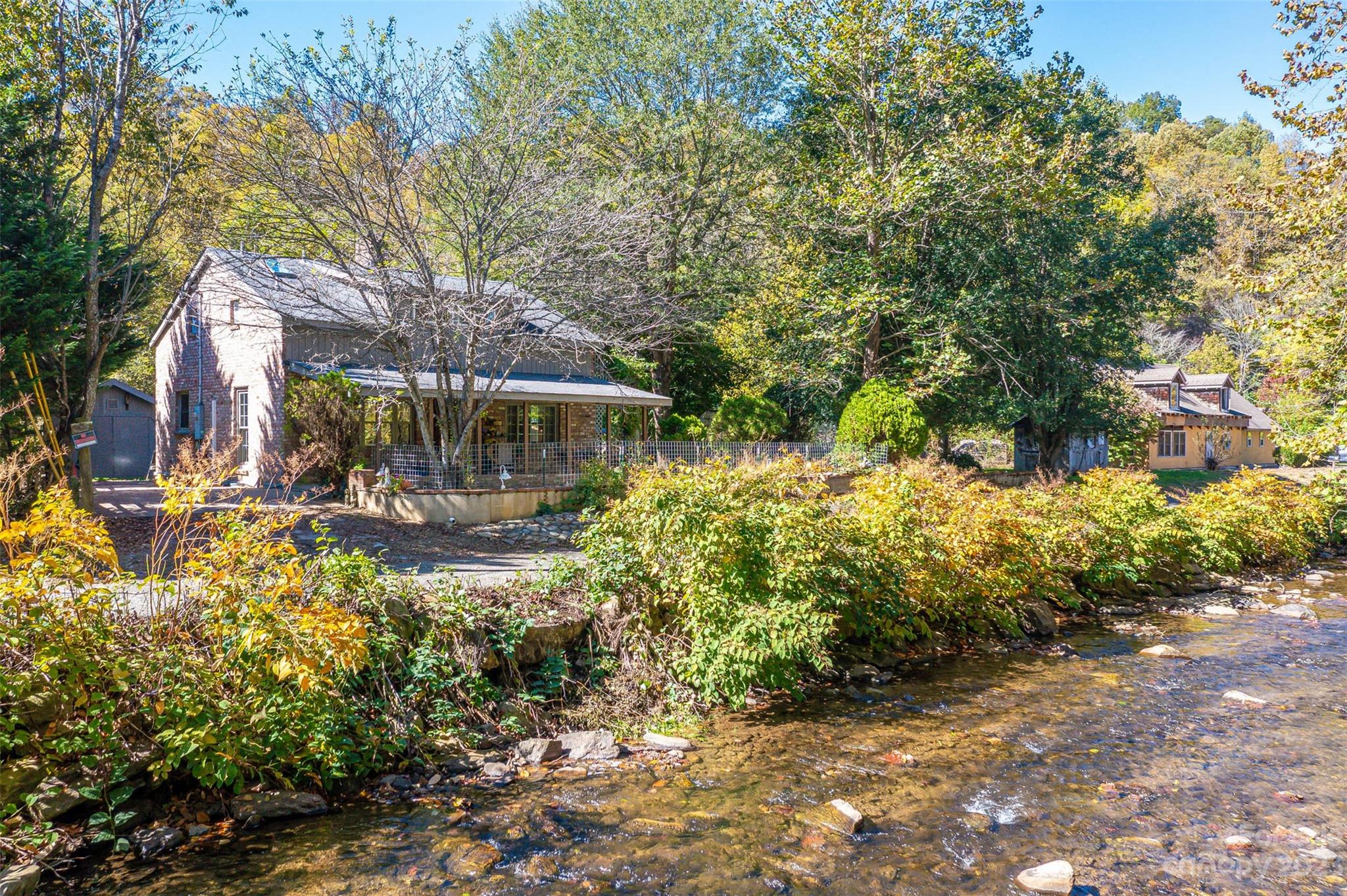 34 Riverside Drive Barnardsville NC 28709