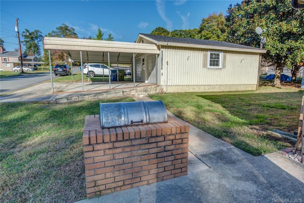 210 W Nims Avenue Mount Holly NC 28120