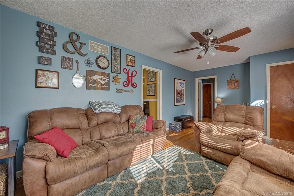 210 W Nims Avenue Mount Holly NC 28120